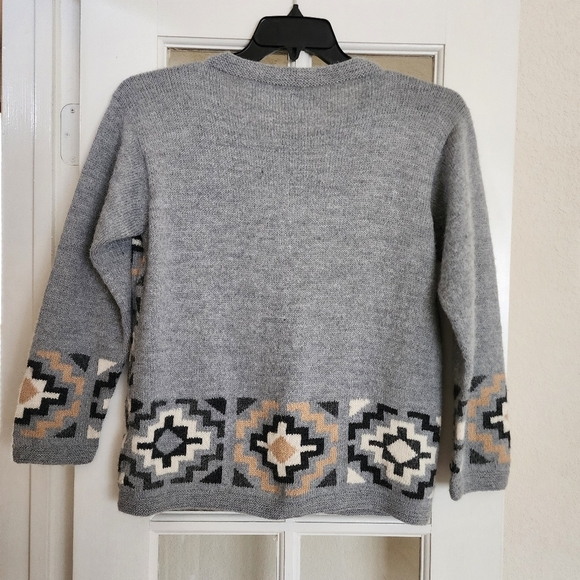 From the Andes 100% Wool Women's Cardigan Medium Gray Geometric Intarsia Knit - Picture 3 of 11